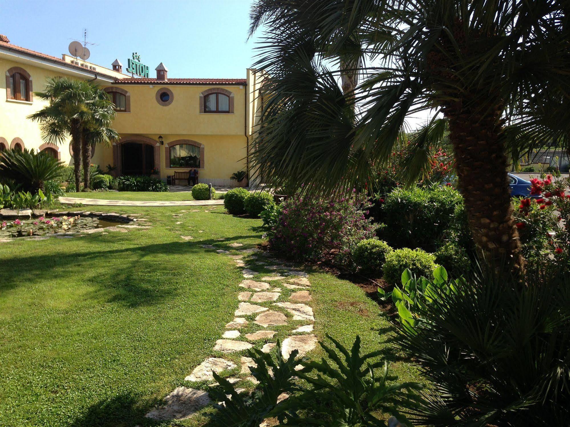 La Locanda Del Cavaliere Borgo Montello المظهر الخارجي الصورة